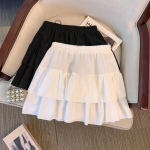 Plus-size women's Summer Casual skirt Black and white layered polyester skirt is loose and comfortable without lining
